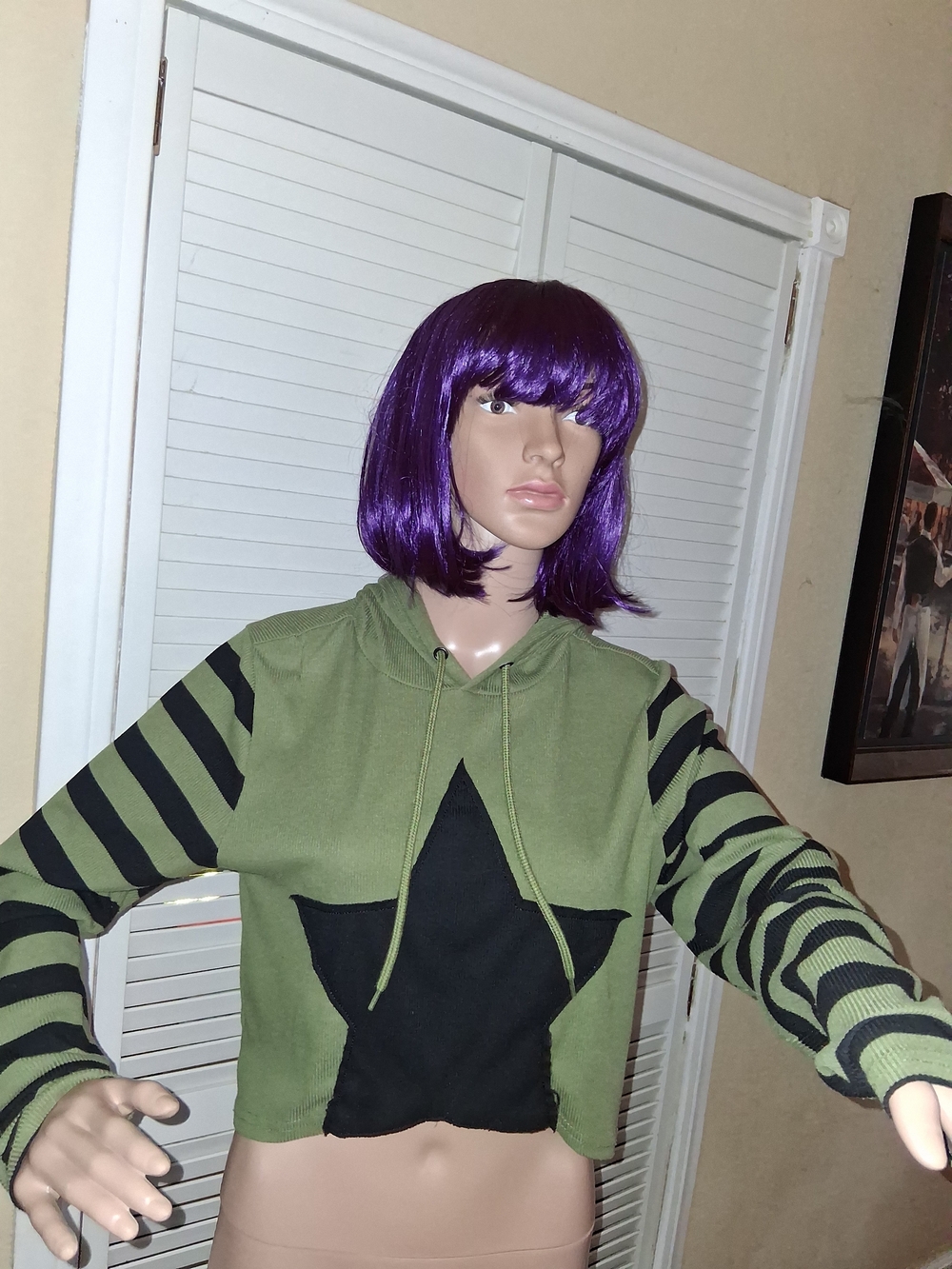 Cropped Olive Green Hoodie with Black Star Detail